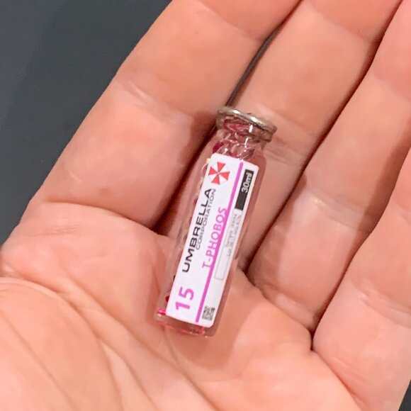 Resident Evil Revelations - T-PHOBOS VIRUS VIAL - 1.25inches - Picture 4 of 7
